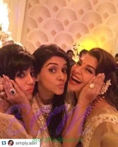 Jacqueline Fernandez selfie with Asin on her wedding day