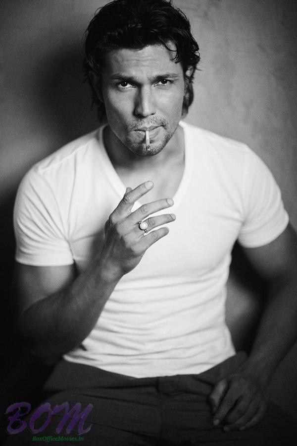 Randeep Hooda smoking hot photo - Bom Digital Media Entertainment